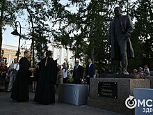 Памятник актеру Михаилу Ульянову открылся на его родине в Омске