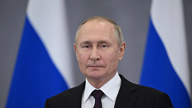 Путин вручил госнаграды воинским частям ВКС России