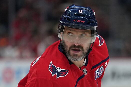 «Наша задача — испортить им всё». Форвард «Чикаго» — об ажиотаже вокруг Овечкина