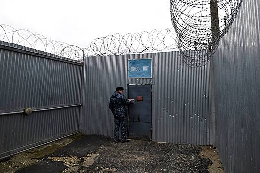 Россиянин освободился из колонии и оказался вновь задержан прямо на выходе из нее