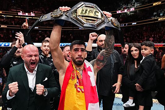 Стал известен полный кард UFC 317 с боем Топурия — Оливейра