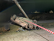 Двое молодых людей погибли в перевернувшемся авто в Тюмени