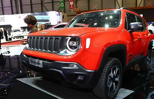 Jeep в Женеве представил гибридные версии кроссоверов Renegade и Compass