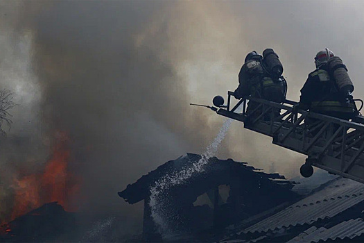 В Новосибирске нашли тела двух человек после пожара в частном доме