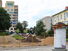 Власти Смоленска начали благоустройство пешеходной зоны в районе Детской клинической больницы