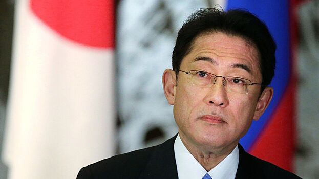 Премьер Японии посетил пострадавший от землетрясений регион