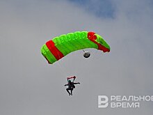 Чилиец установил три мировых рекорда по парашютному спорту