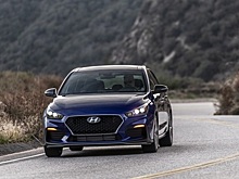 Hyundai показала новую "подогретую" Elantra