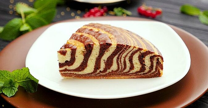 Торт «Зебра» — это вкус нашего детства. Нежный, ароматный, полосатый торт