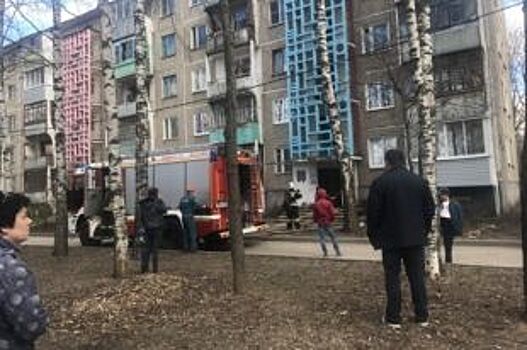 Пожарные спасли из горящей пятиэтажки во Владимире 7-летнего ребенка