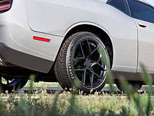 Bridgestone сделал дорожные шины по мотивам гоночных