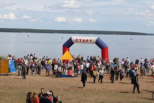 Россияне устроили заплыв через Волгу из Ивановской в Нижегородскую область