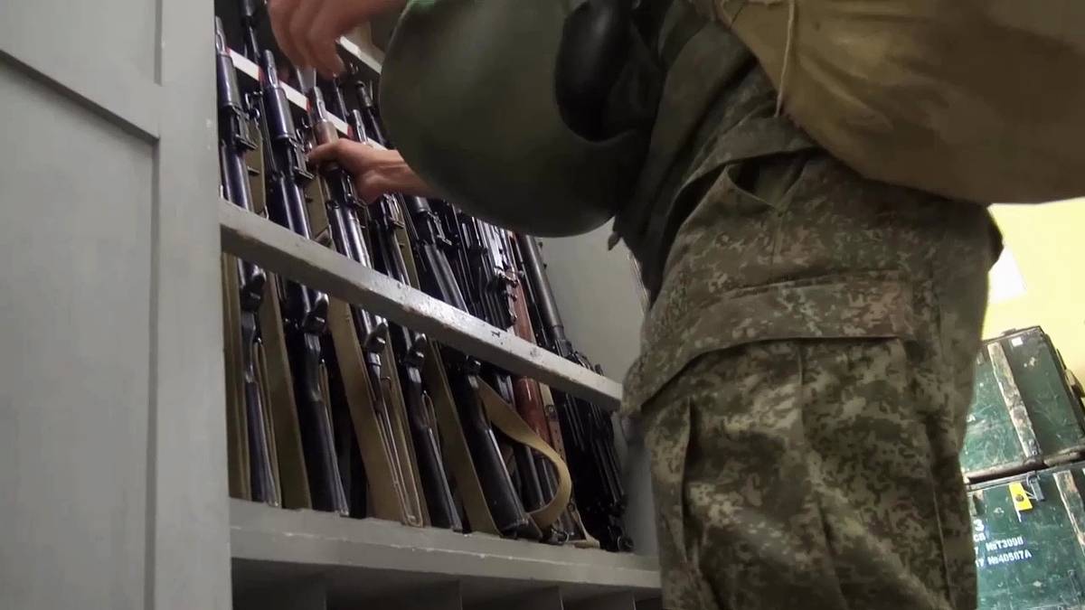 Российские&nbsp; офицеры оставили без сигнализации оружейные комнаты воинских частей