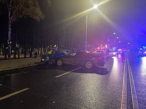 Водитель Audi сбил женщину с ребенком на улице Богданова