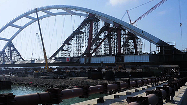 В Керченском проливе сняли запрет на судоходство, введенный на время установки арки моста