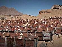 Как в пустыне построили кинотеатр и почему его забросили