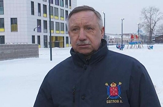 Беглов поручил круглосуточно убирать снег на улицах Петербурга