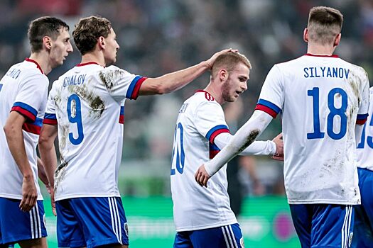 Трушечкин и Аксенов прокомментируют матч между сборными России и Сербии