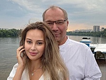 66-летний Юрий Розум ответил поклонникам, которые заподозрили его в романе с 23-летней девушкой