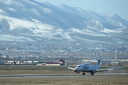 Борт UTair Москва - Анадырь совершил посадку в Магадане из-за сильного ветра в аэропорту прибытия