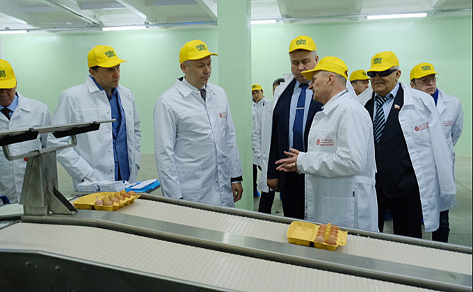 Губернатор проконтролировал предприятия пищевой промышленности в Коченевском районе