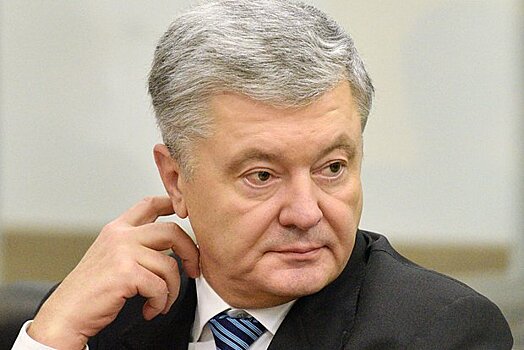 Порошенко* передал ВСУ 100 FPV-дронов