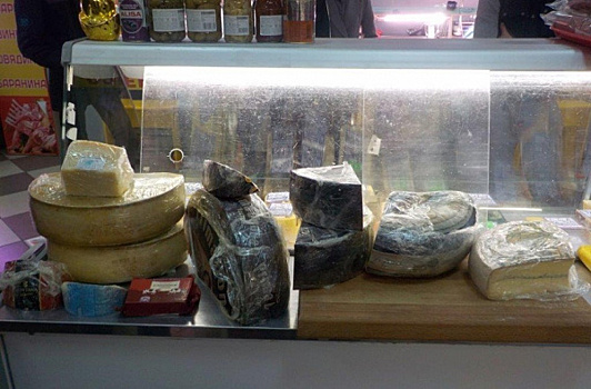 В Самаре уничтожили 21 кг санкционных сыров
