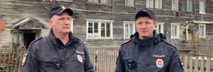 В Сыктывкаре полицейские спасли троих местных жителей во время пожара
