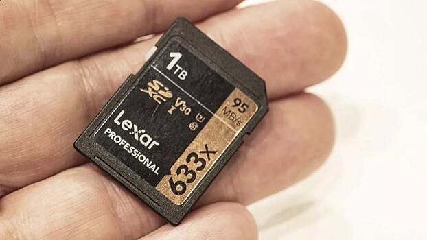 Выпущена в продажу первая microSD карта памяти емкостью в один терабайт