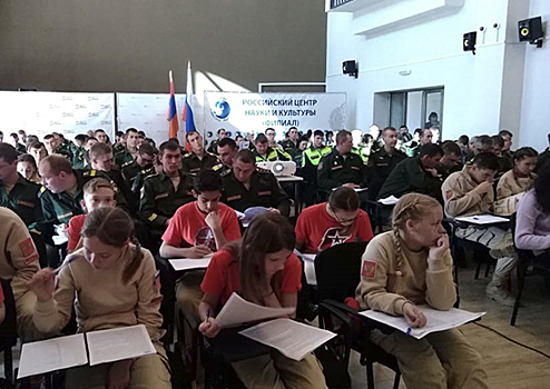 В Армении военнослужащие и члены их семей впервые приняли участие в написании географического диктанта