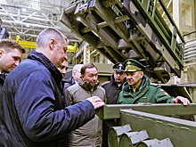 Шойгу потребовал от производителей ускорить поставки техники в войска
