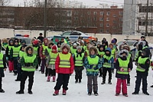 Юные зеленоградцы участвуют в акции «Пристегнись, Россия!»