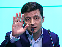Зеленский отменил военный парад
