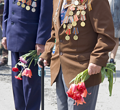 В России 102-летний ветеран ВОВ победил коронавирус