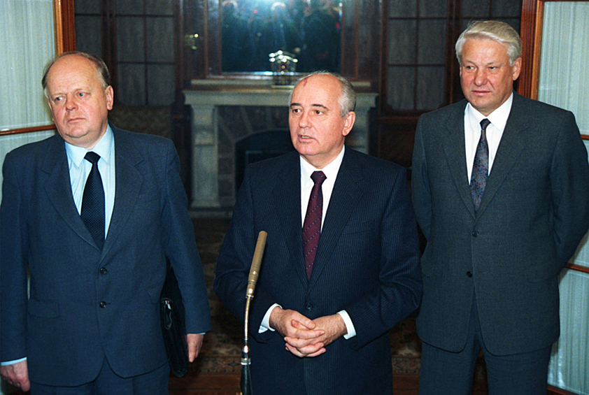 Шушкевич С., Горбачев М.С. и Ельцин Б.Н. объявляют журналистам о создании Союза суверенных государств, 1991 год