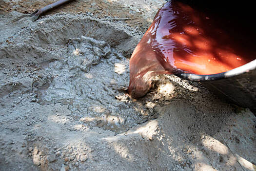 С парковки на Яблочкова убрали кучу бетона