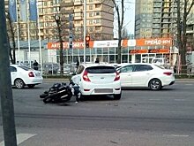 В Краснодаре водитель автомобиля нарушил ПДД и сломал руку мотоциклисту