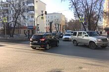 Чиновники Екатеринбурга устроили транспортный коллапс в центре города