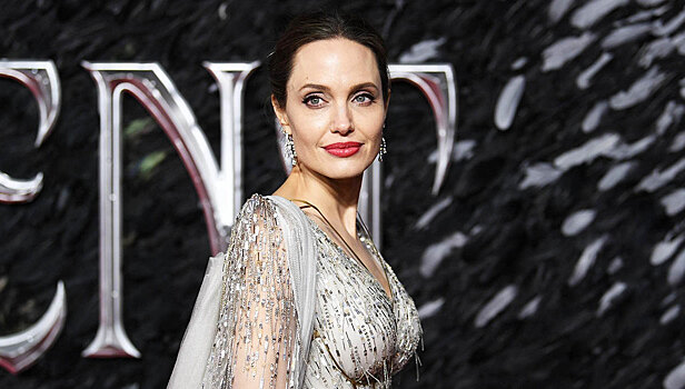 Анджелина Джоли пожертвовала $1 миллион в помощь нуждающимся детям