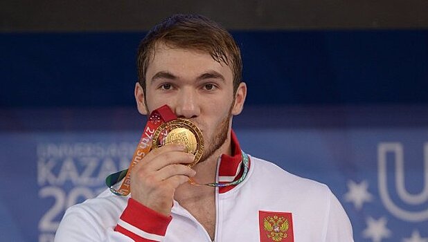 Российский тяжелоатлет назвал условие возврата медали