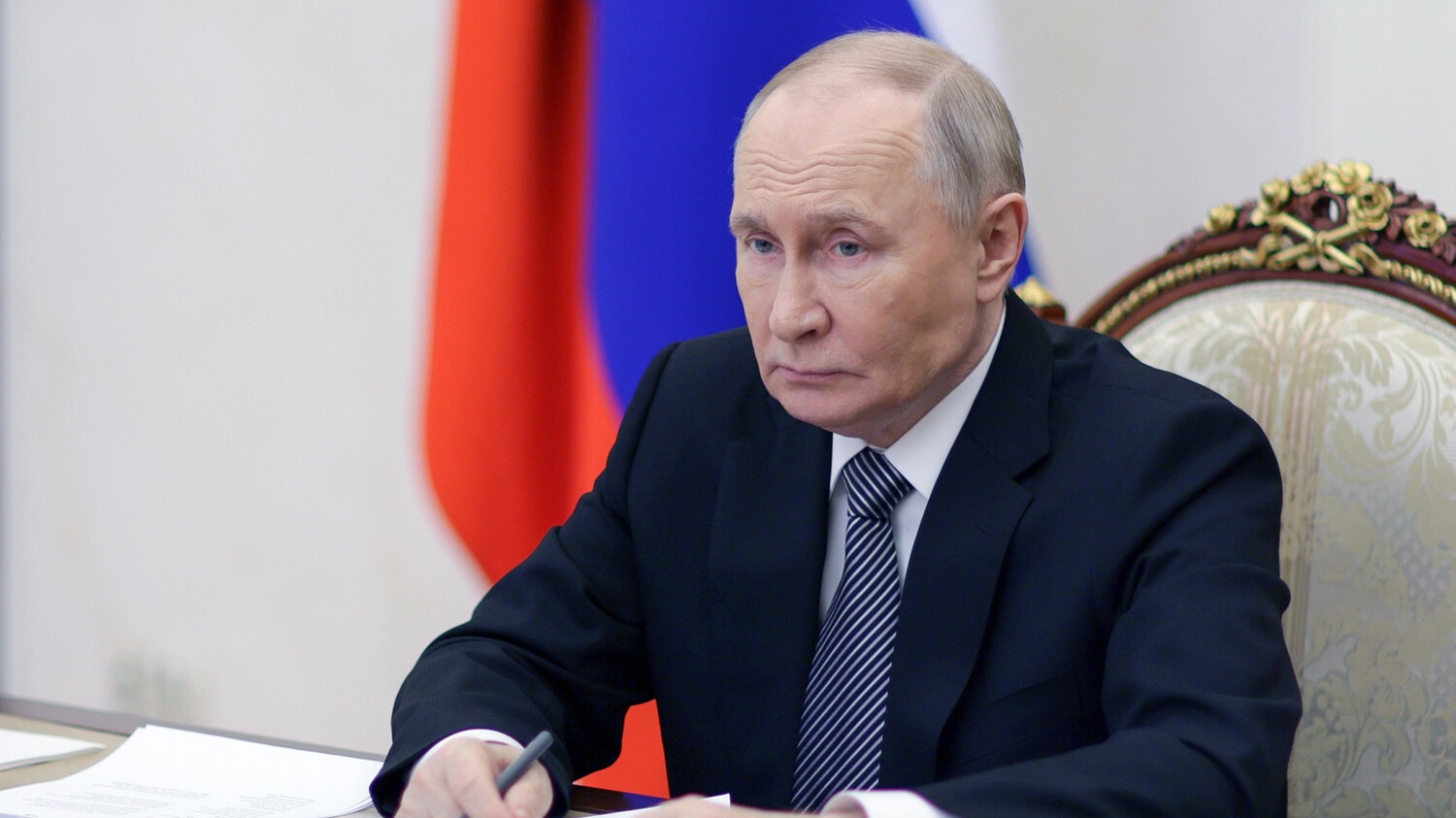 Путин собрал совещание по вопросам электронной промышленности