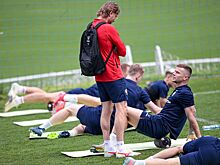 Хоккеист Якупов обсудил с Круговым состояние Карпина перед матчем Россия — Иран