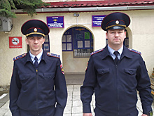 В Краснодарском крае полицейские спасли из горящего дома хозяина жилища