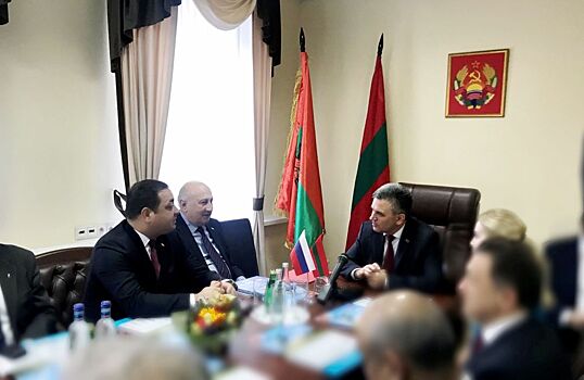 Посол Южной Осетии посетил открытие представительства ПМР в Москве