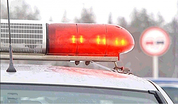 В Самаре на дороге не разъехались легковушка и маршрутный автобус