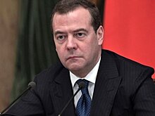 Медведев заявил, что противоречия между США и ЕС идут на пользу России