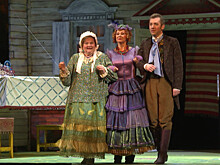 История о неунывающем Мише: в Малом театре состоялась премьера «Женитьбы Бальзаминова»