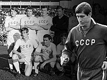 «Жарко было, вышел играть и упал». Трагический финал жизни футболиста «Спартака» и сборной СССР Абрамова