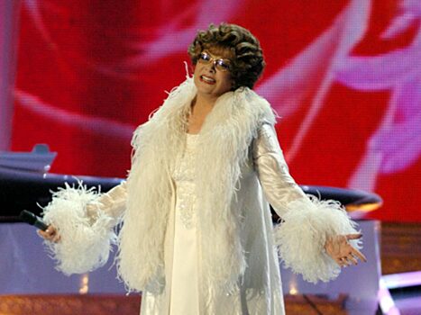 «Она мне как мама»: помощница рассказала о жизни с 82-летней Эдитой Пьехой