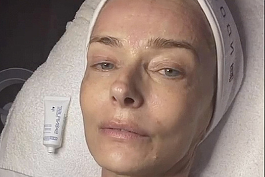 57-летняя модель показала лицо без макияжа